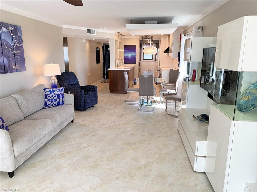 6400 Estero BLVD 1000-6