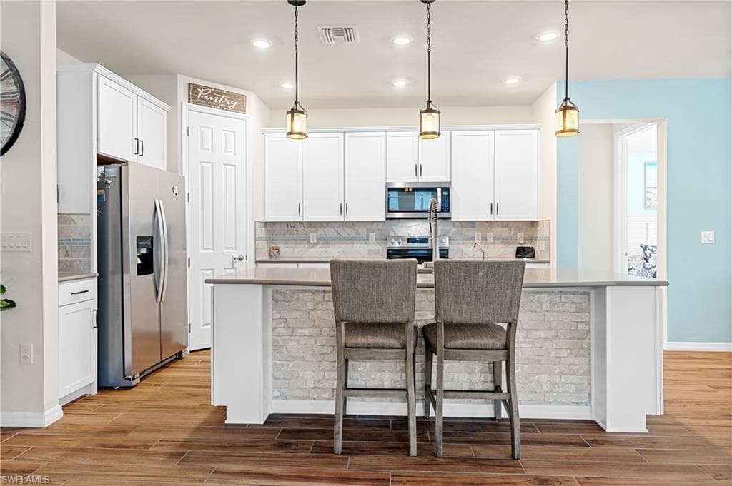 3944 Black Eagle LN, FORT MYERS FL 33966-21