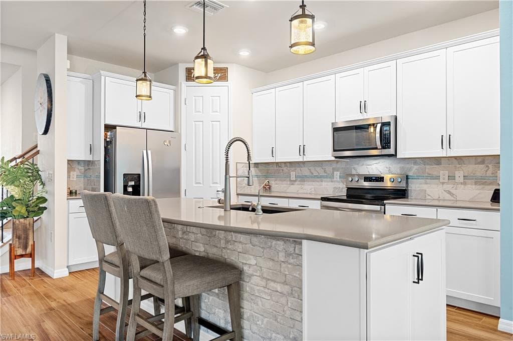 3944 Black Eagle LN, FORT MYERS FL 33966-3