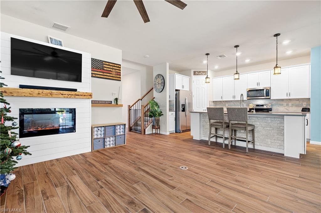 3944 Black Eagle LN, FORT MYERS FL 33966-20