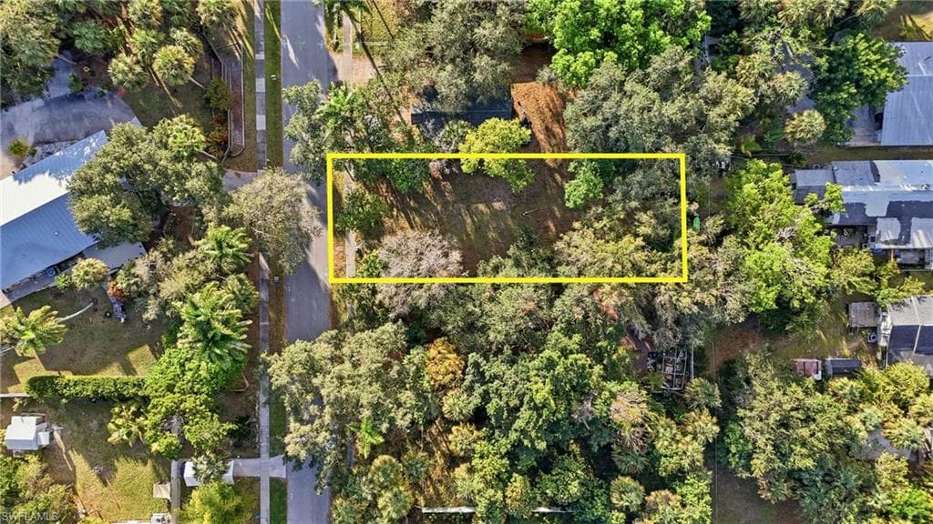 228 Delray AVE, FORT MYERS FL 33905-3