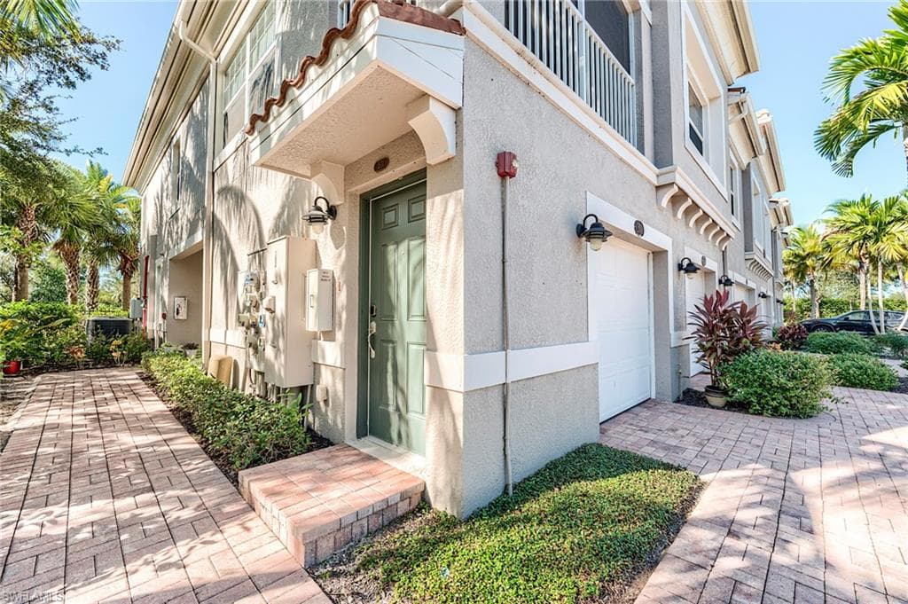 8510 Violeta ST # 201, ESTERO FL 34135-1