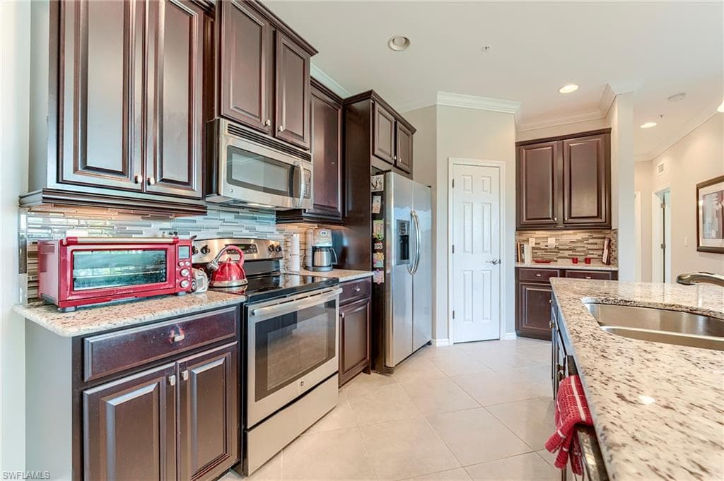 8510 Violeta ST # 201, ESTERO FL 34135-2
