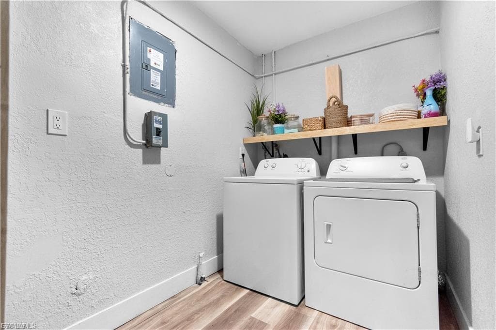 1373 Morningside DR, FORT MYERS FL 33901-25