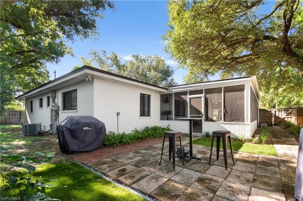 1373 Morningside DR, FORT MYERS FL 33901-30