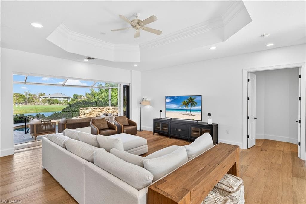 9008 Mockingbird DR-4