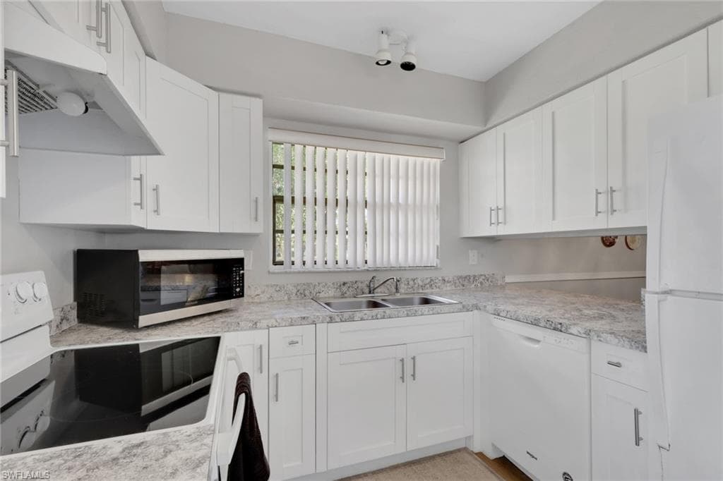 646 SE 12th CT # 17, CAPE CORAL FL 33990-3