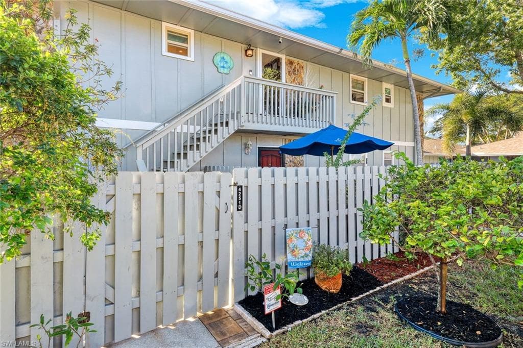 4251 Island CIR # 3, FORT MYERS FL 33919-17