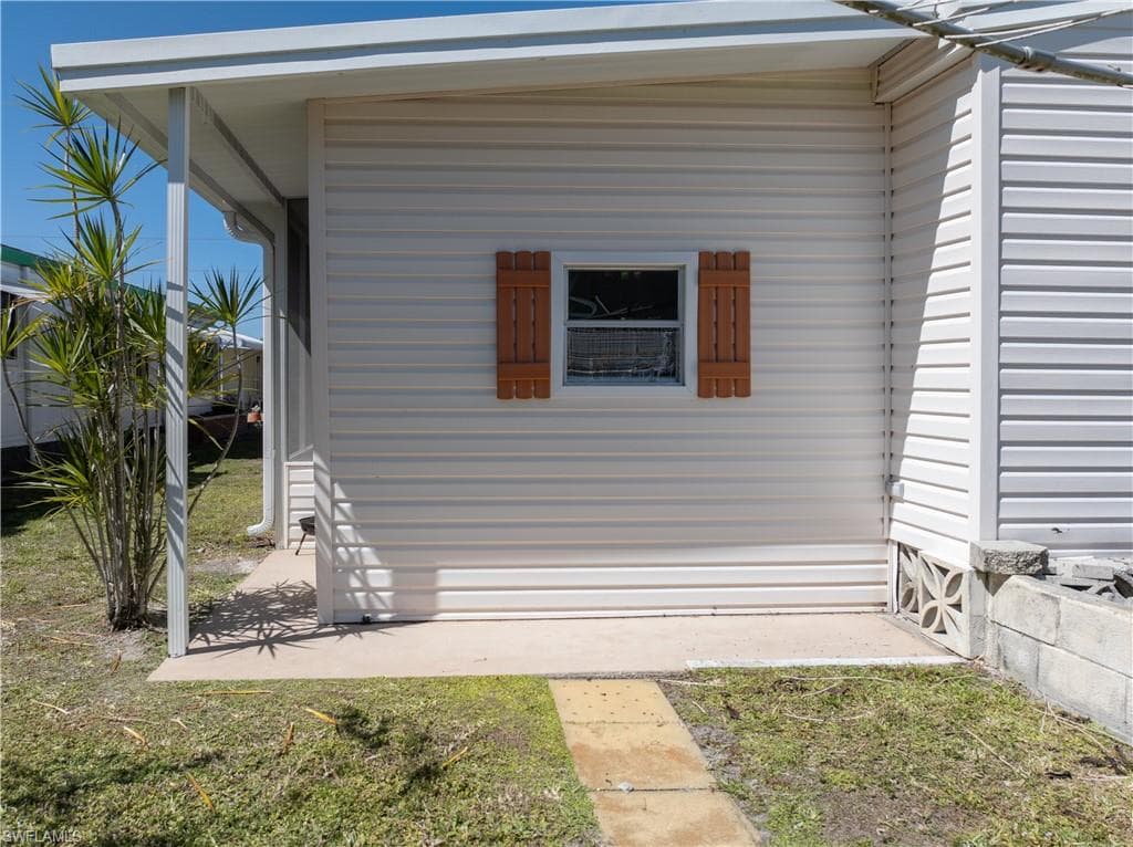 16042 Citron WAY, NORTH FORT MYERS FL 33903-27