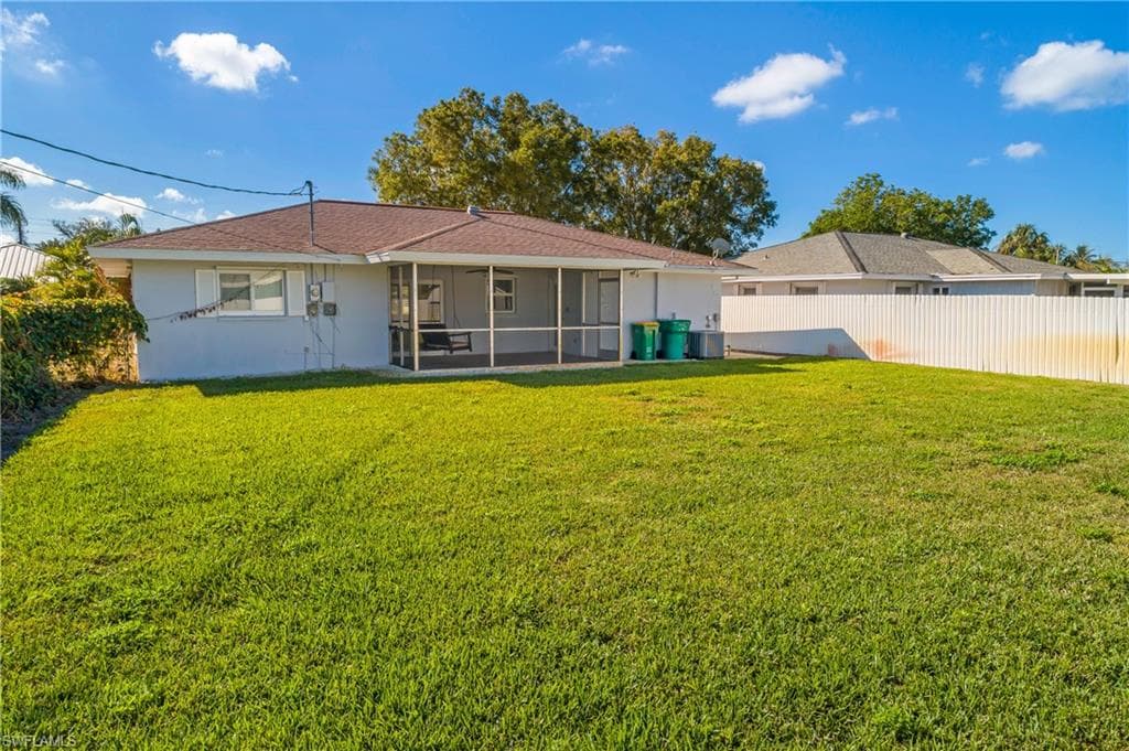 1125 Hilltop DR, NAPLES FL 34103-1