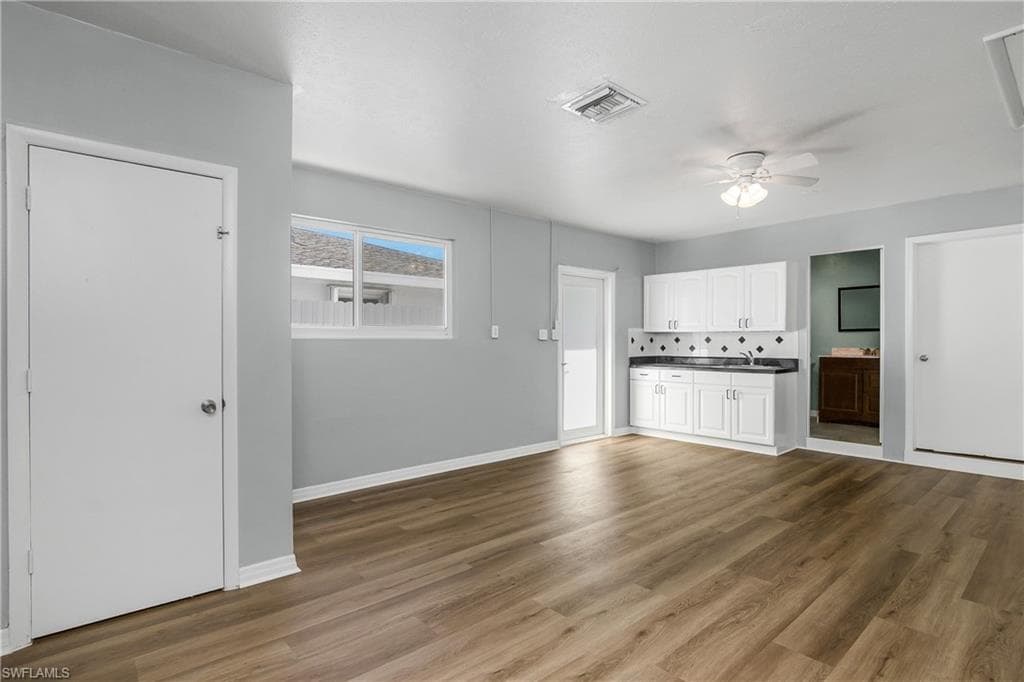 1125 Hilltop DR, NAPLES FL 34103-11