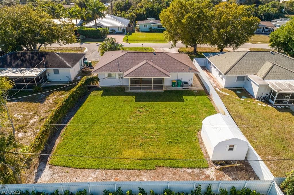 1125 Hilltop DR, NAPLES FL 34103-2