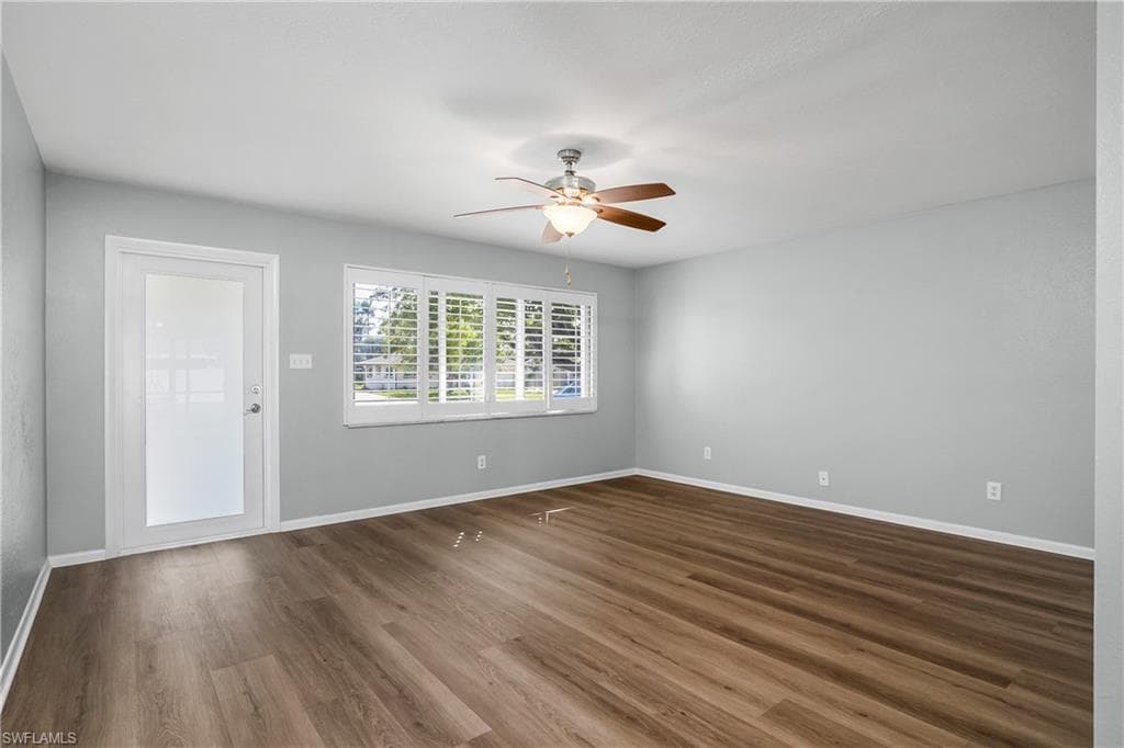 1125 Hilltop DR, NAPLES FL 34103-4