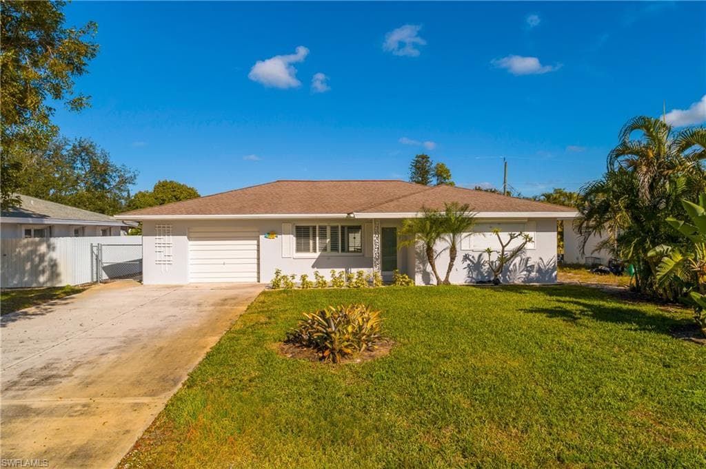 1125 Hilltop DR, NAPLES FL 34103-19