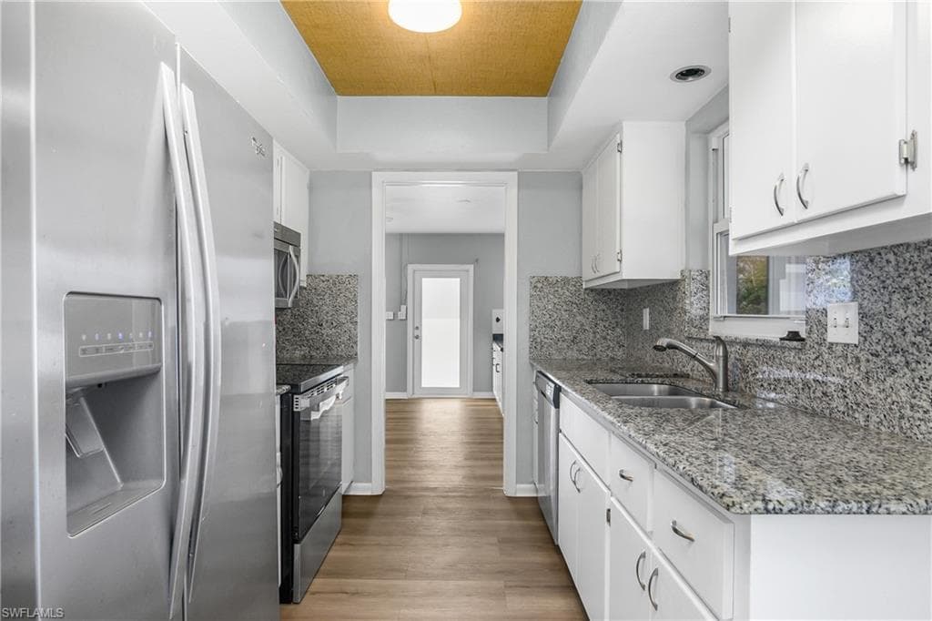 1125 Hilltop DR, NAPLES FL 34103-8