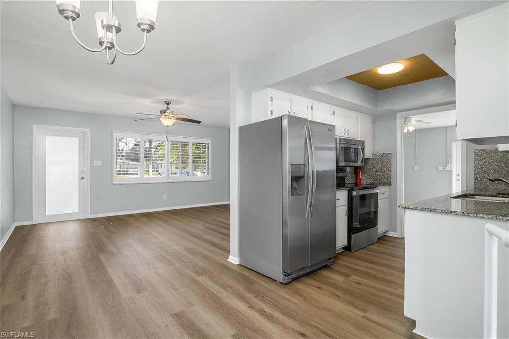 1125 Hilltop DR, NAPLES FL 34103-7