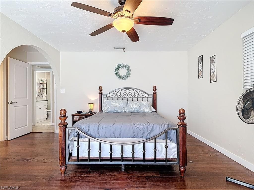 11481 Rebecca CIR, FORT MYERS BEACH FL 33931-18