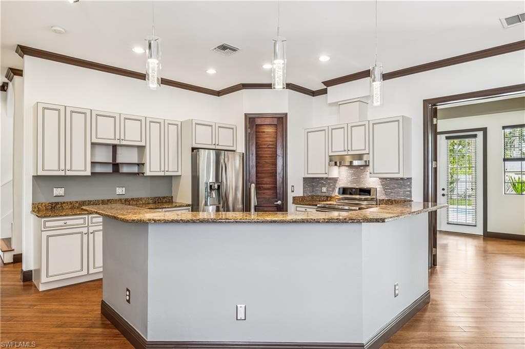 1358 Hopedale DR, FORT MYERS FL 33919-6