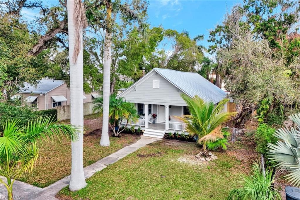 2635 Michigan AVE, FORT MYERS FL 33916-26