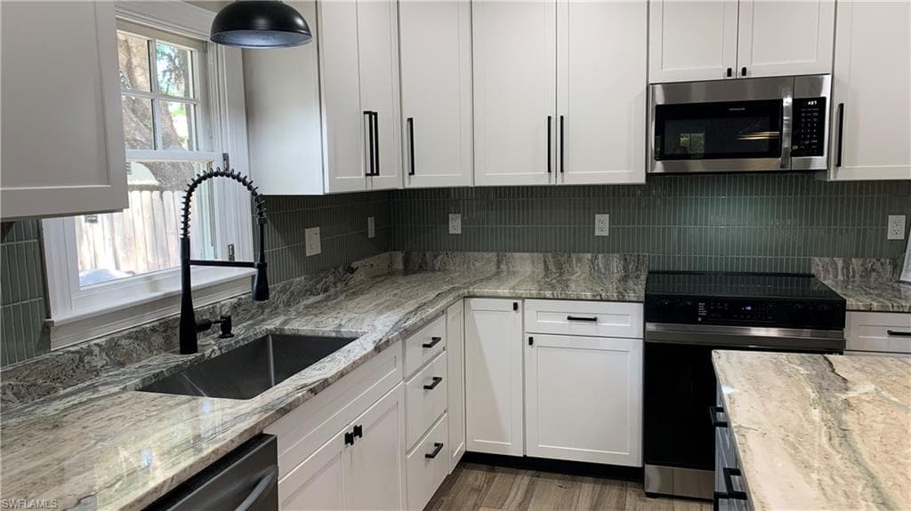 2635 Michigan AVE, FORT MYERS FL 33916-35