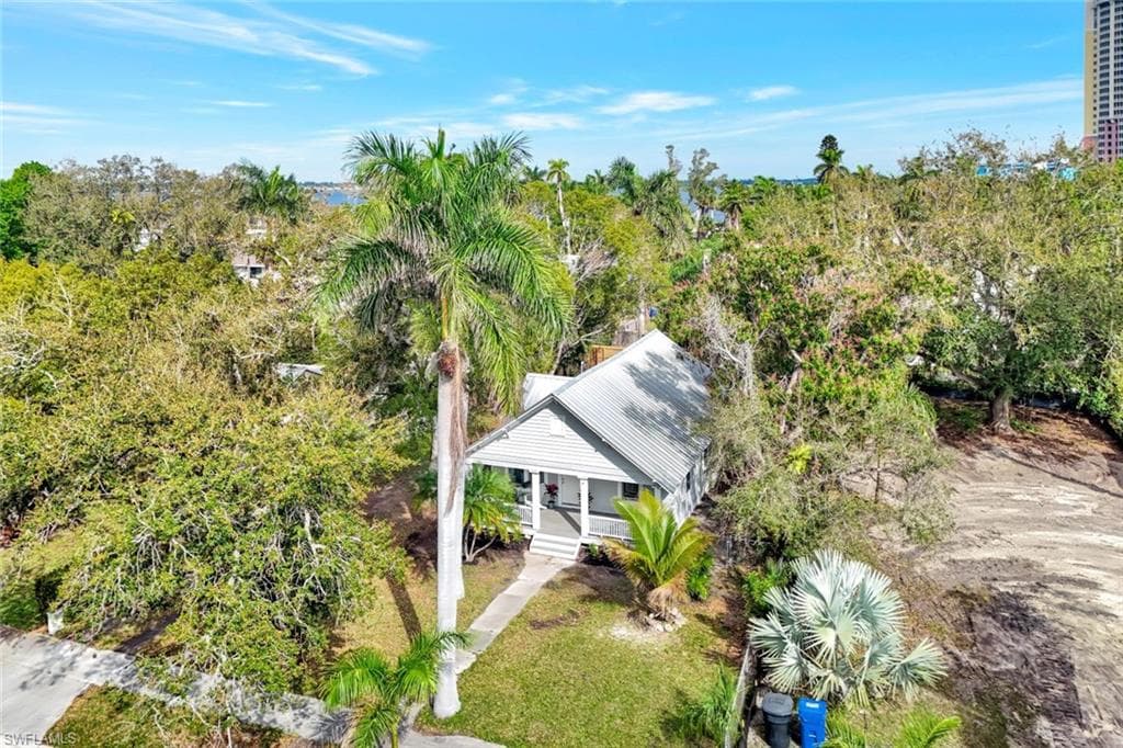 2635 Michigan AVE, FORT MYERS FL 33916-27