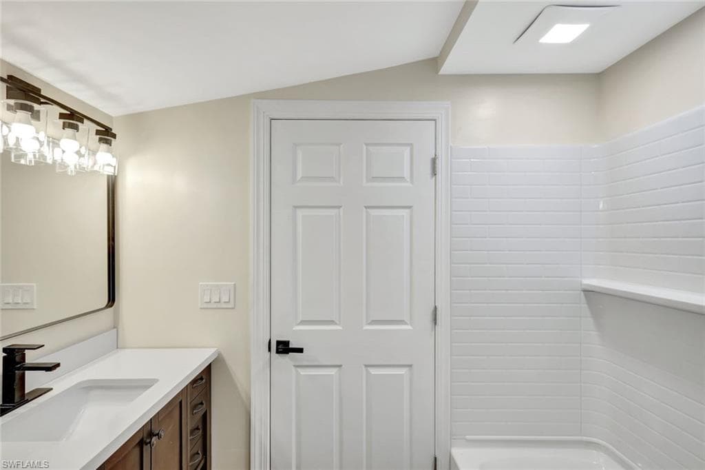 2635 Michigan AVE, FORT MYERS FL 33916-23