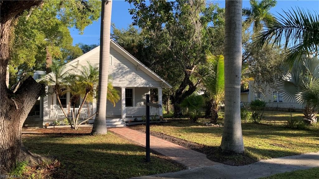 2635 Michigan AVE, FORT MYERS FL 33916-20