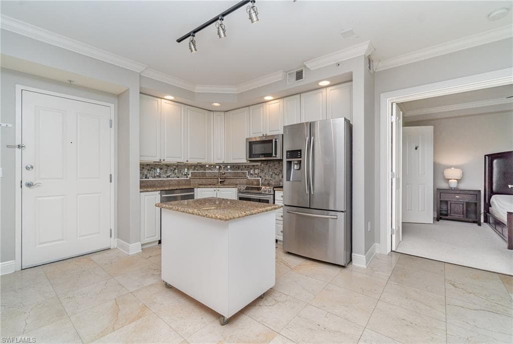 2825 Palm Beach BLVD # 614, FORT MYERS FL 33916-4