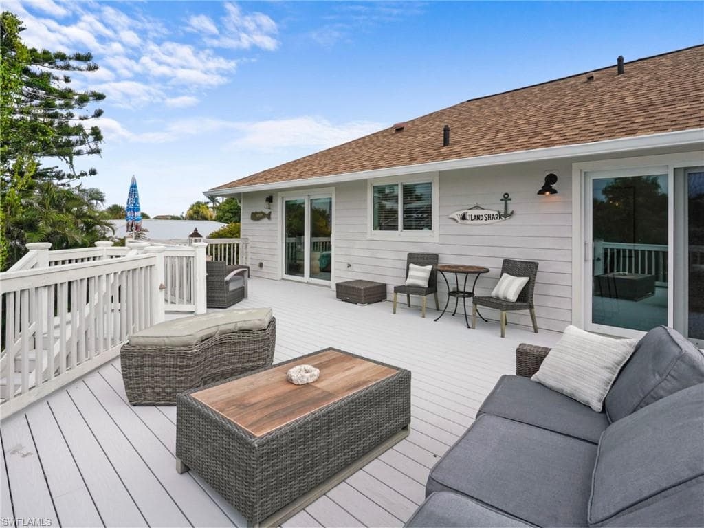 474 Lake Murex CIR, SANIBEL FL 33957-4