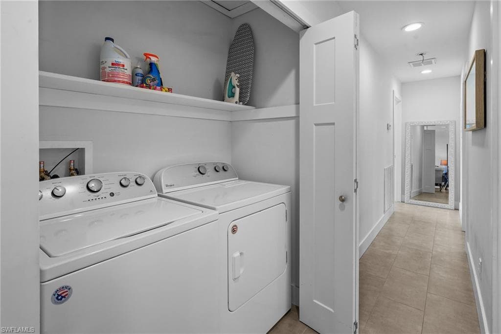 474 Lake Murex CIR, SANIBEL FL 33957-8