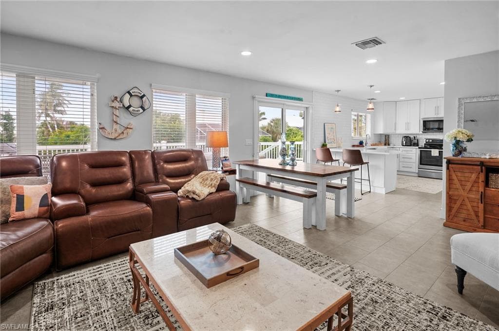 474 Lake Murex CIR, SANIBEL FL 33957-23