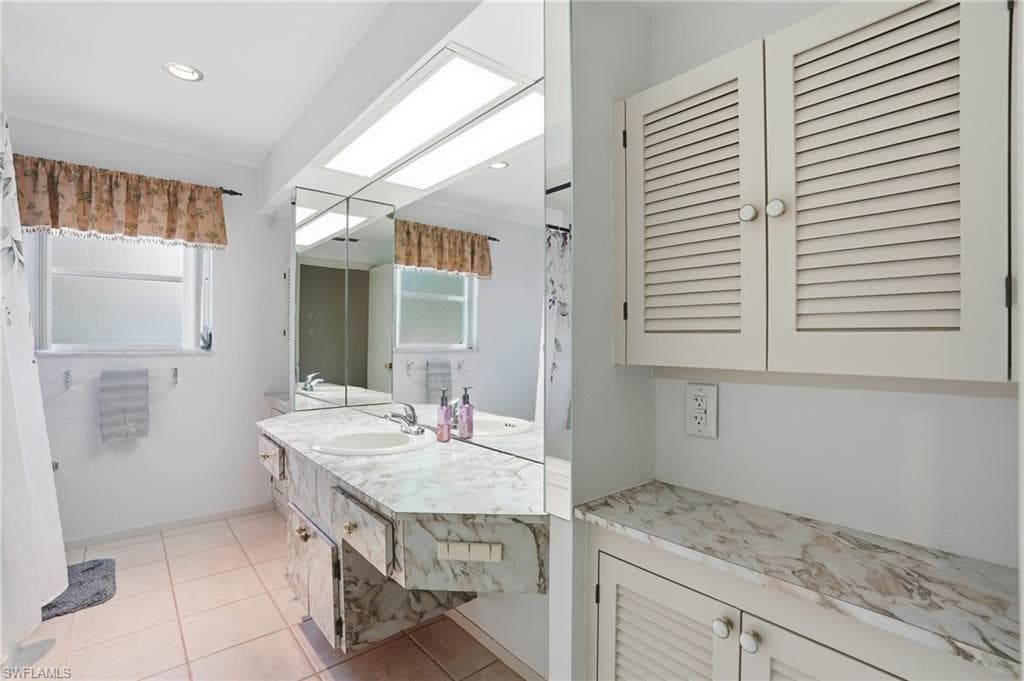 30 Maui CIR # 30, NAPLES FL 34112-37