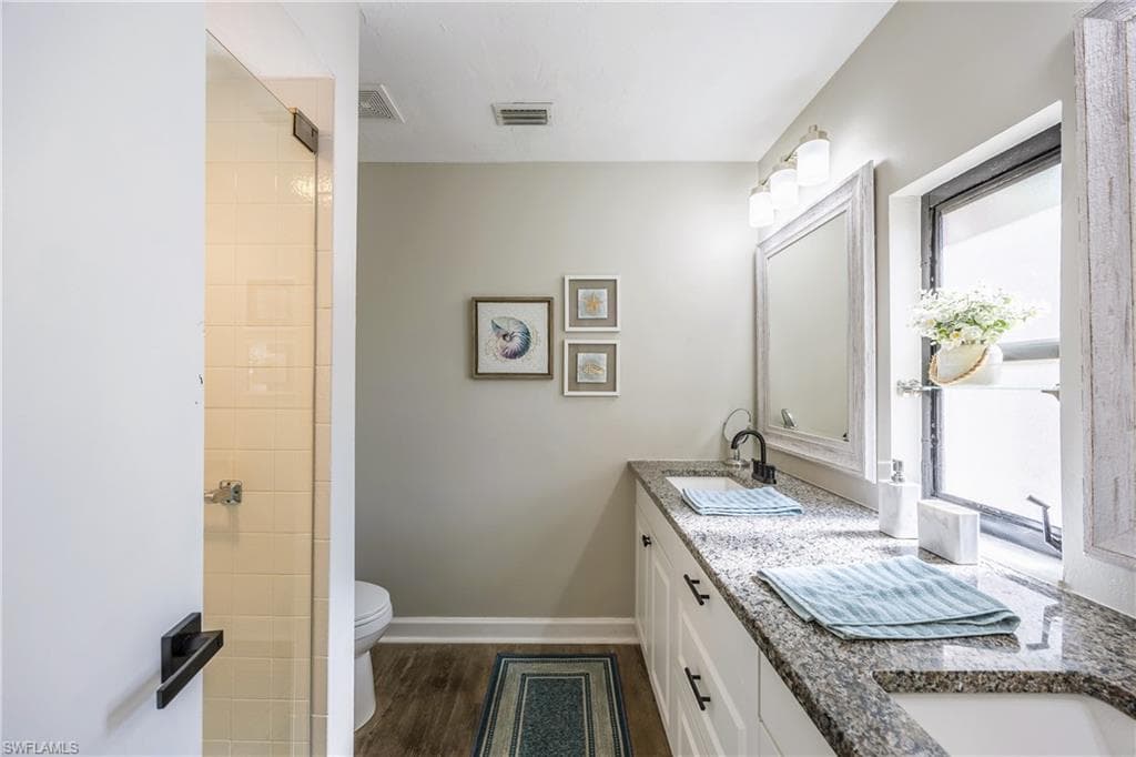 5678 Balkan CT, FORT MYERS FL 33919-22