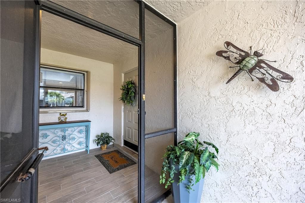 5678 Balkan CT, FORT MYERS FL 33919-1