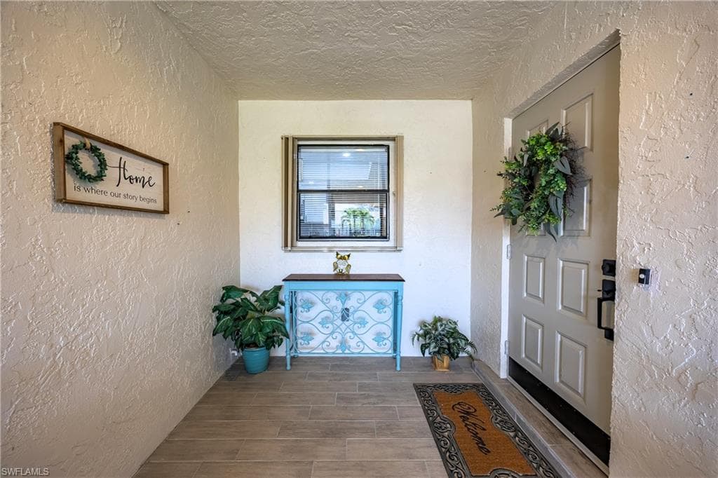 5678 Balkan CT, FORT MYERS FL 33919-2