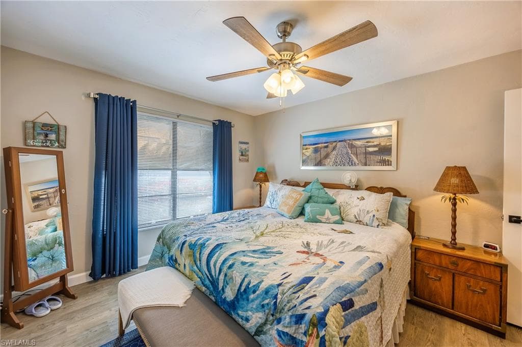 5678 Balkan CT, FORT MYERS FL 33919-23