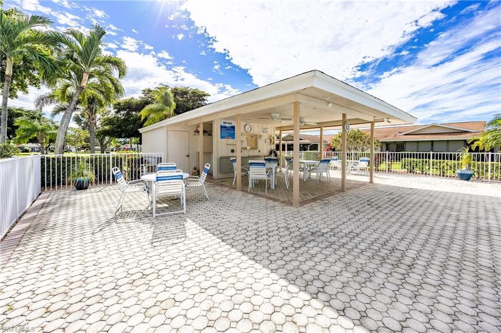 5678 Balkan CT, FORT MYERS FL 33919-33