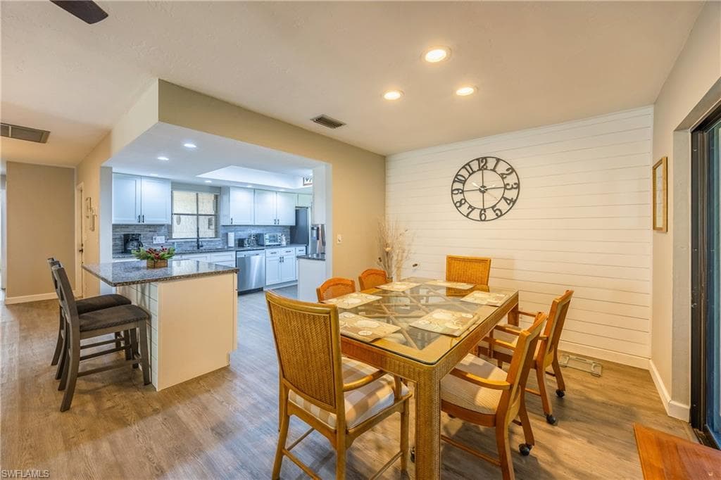 5678 Balkan CT, FORT MYERS FL 33919-9