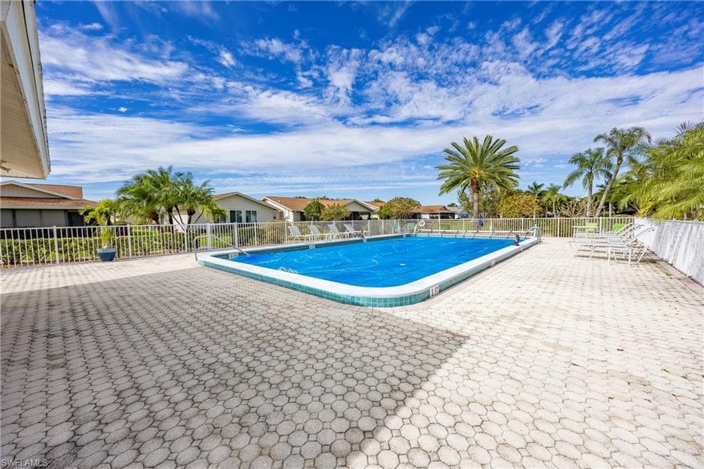 5678 Balkan CT, FORT MYERS FL 33919-32