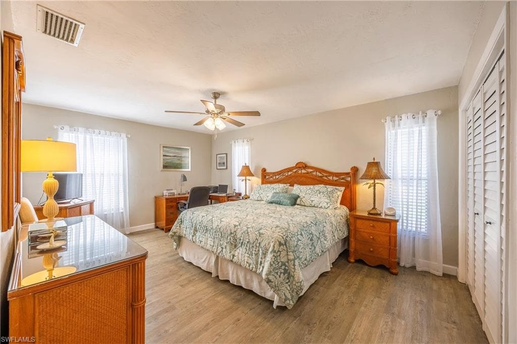 5678 Balkan CT, FORT MYERS FL 33919-17