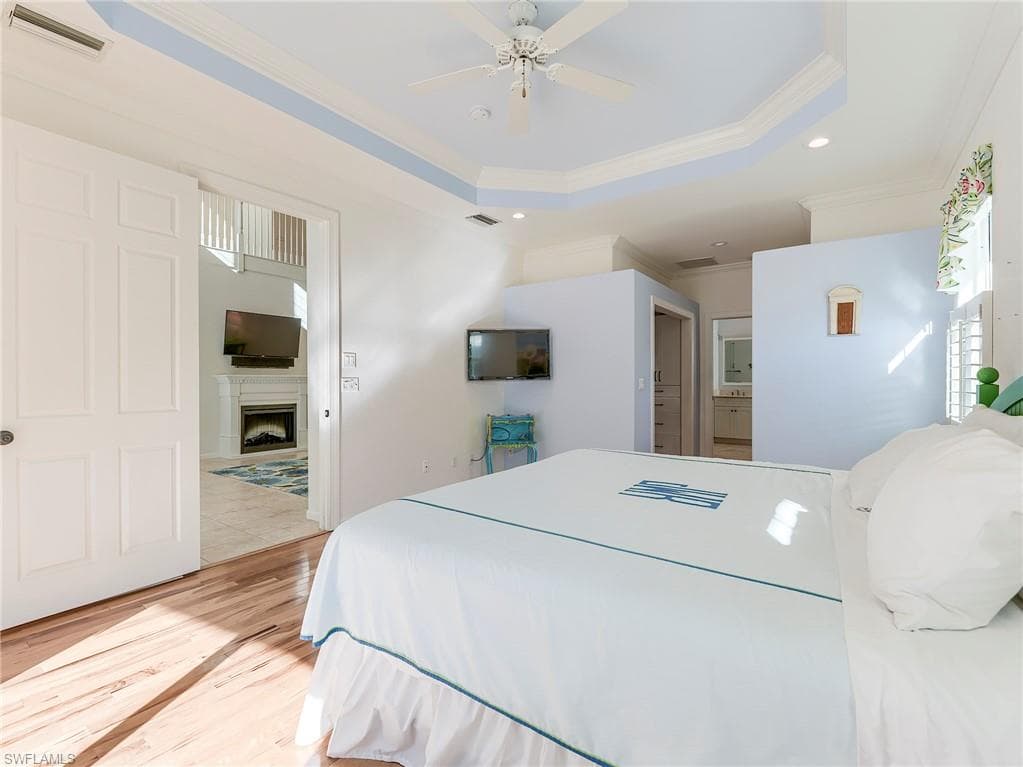 9077 Falling Leaf DR, ESTERO FL 34135-29