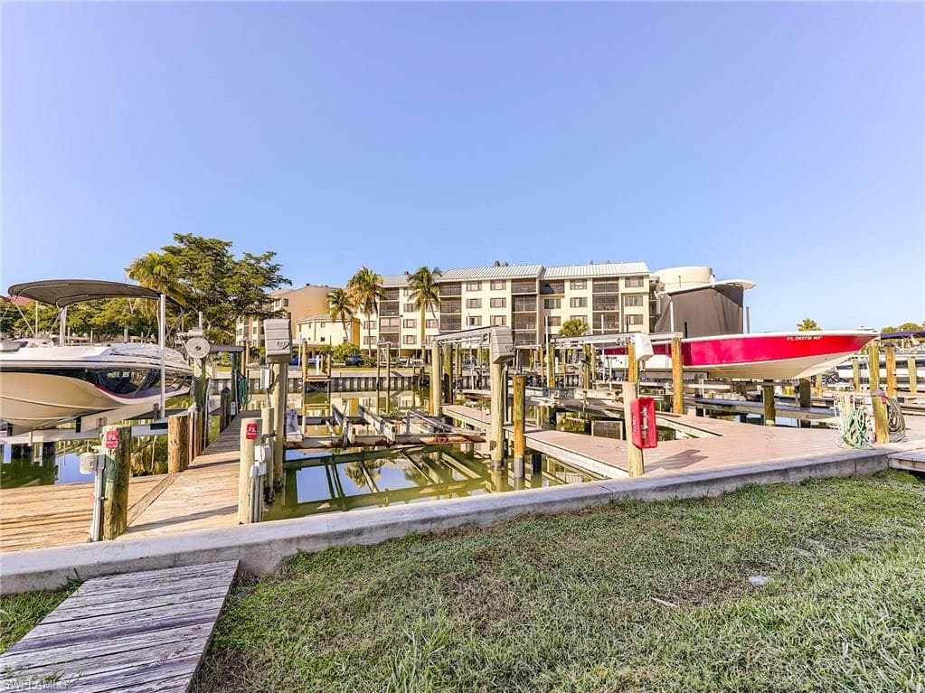 4581 Bay Beach LN 482-4