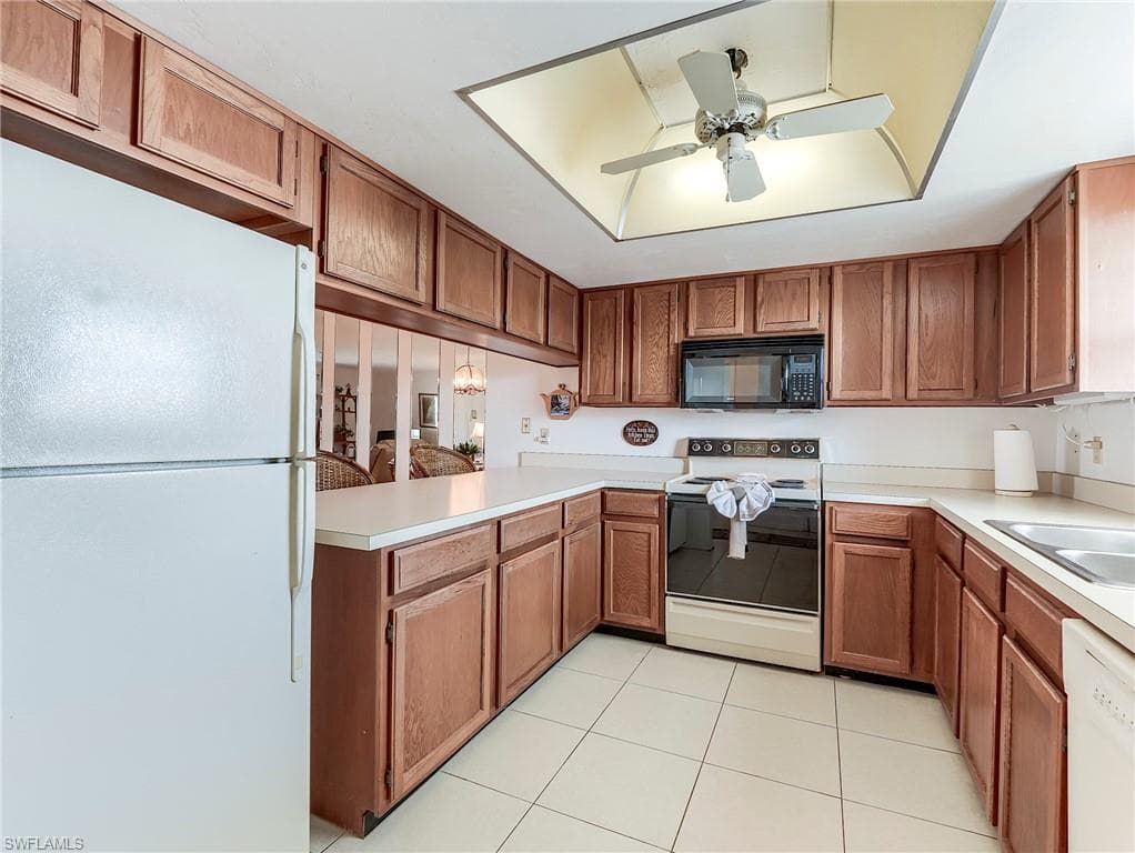 4581 Bay Beach LN 482-8