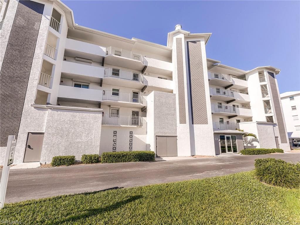 4581 Bay Beach LN 482-3