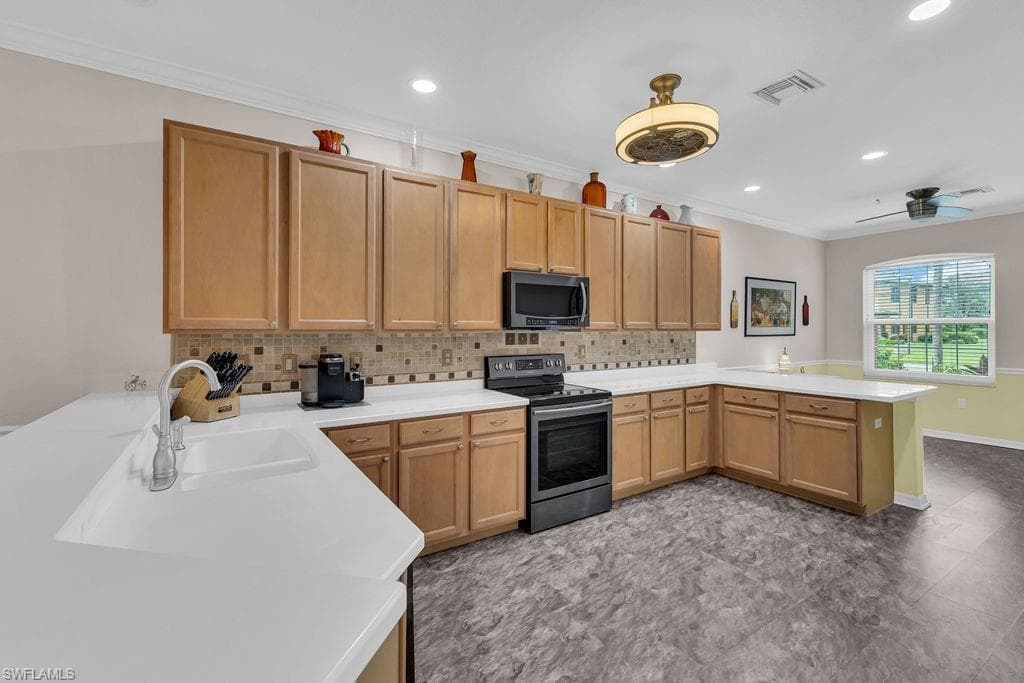 3725 Pino Vista WAY, ESTERO FL 33928-6