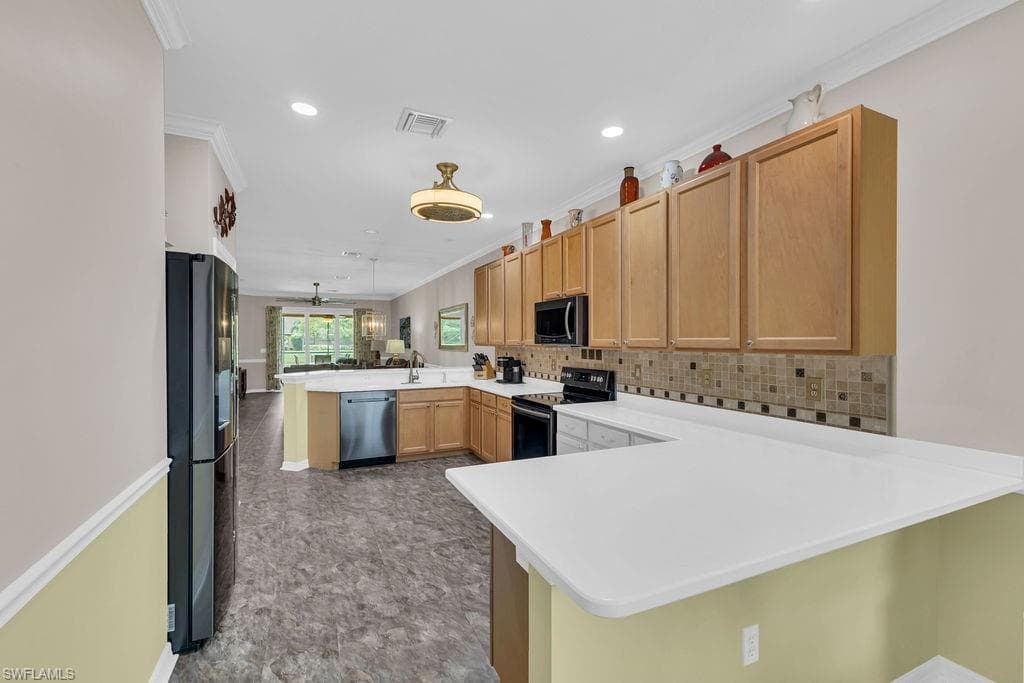 3725 Pino Vista WAY, ESTERO FL 33928-9