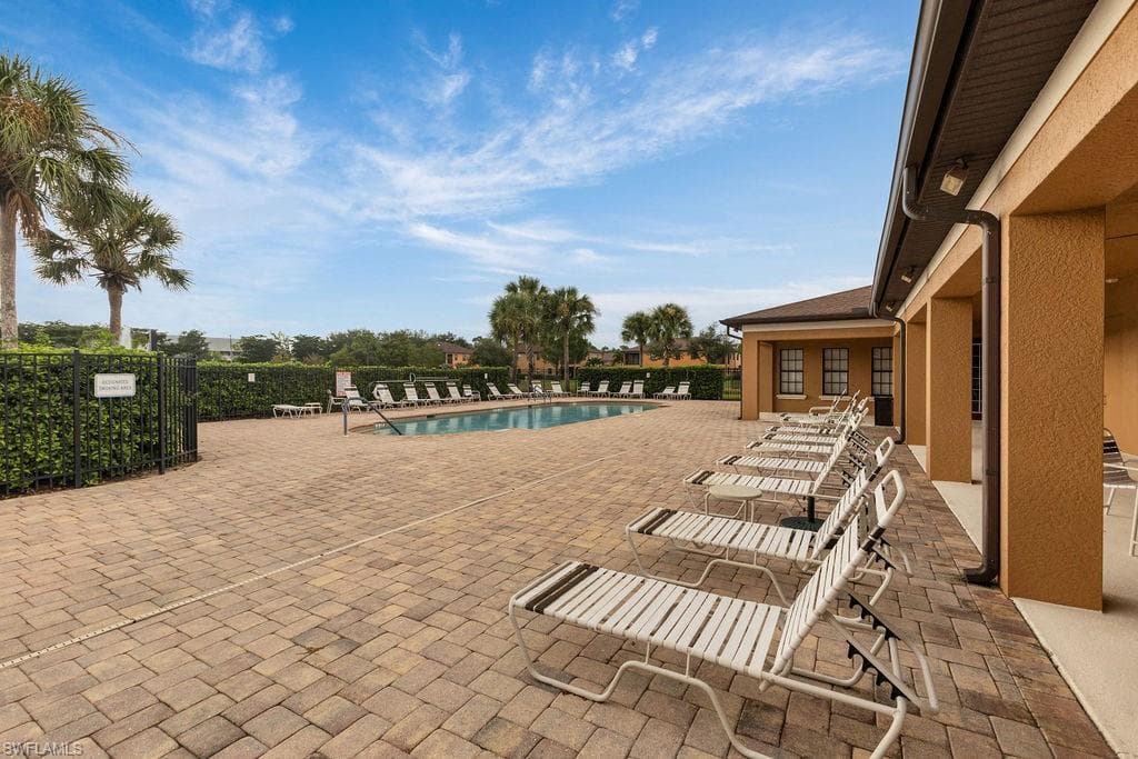 3725 Pino Vista WAY, ESTERO FL 33928-40