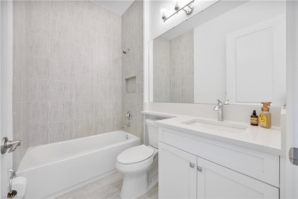 12418 Dahlia CT, NAPLES FL 34120-19