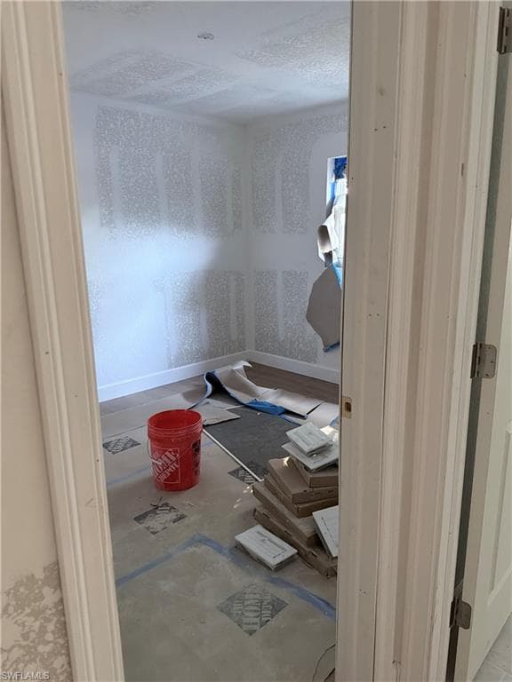 3000 Poinciana DR, NAPLES FL 34105-11