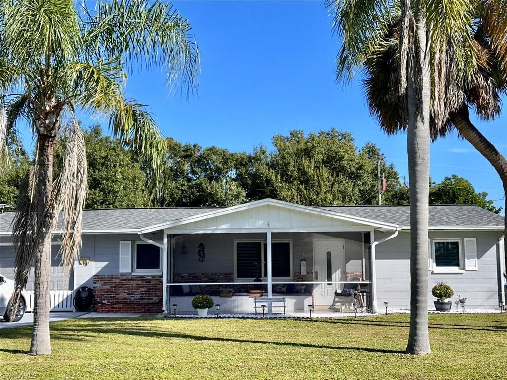 772 July CIR, NORTH FORT MYERS FL 33903-1